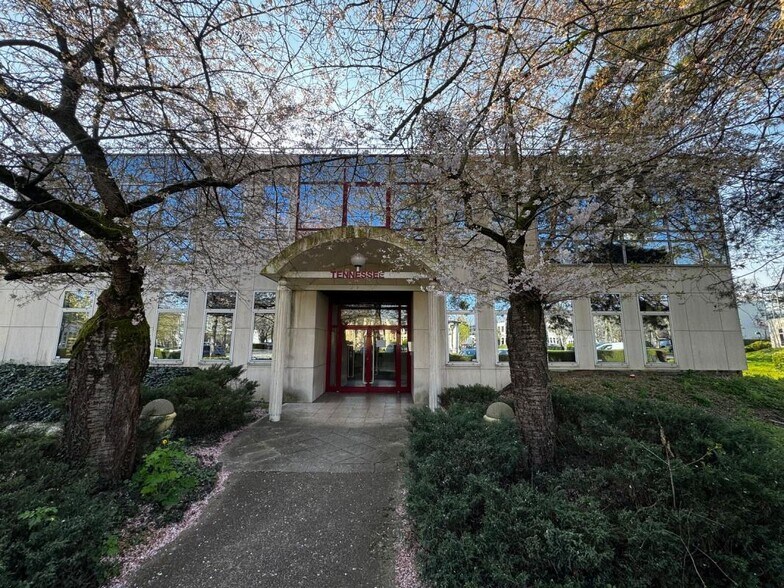 10 Allée Rosa Luxemburg, Eragny for lease - Building Photo - Image 1 of 6