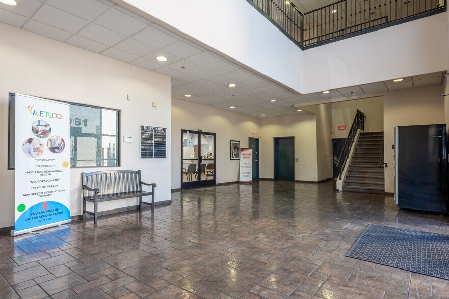 Maryland Medical Center - Value-Add Opp portefeuille de 2 propriétés à vendre sur LoopNet.ca - Photo du bâtiment - Image 3 de 5