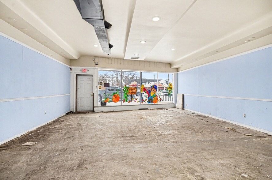 1638 S Wayne Rd, Westland, MI à louer - Photo du bâtiment - Image 3 de 15