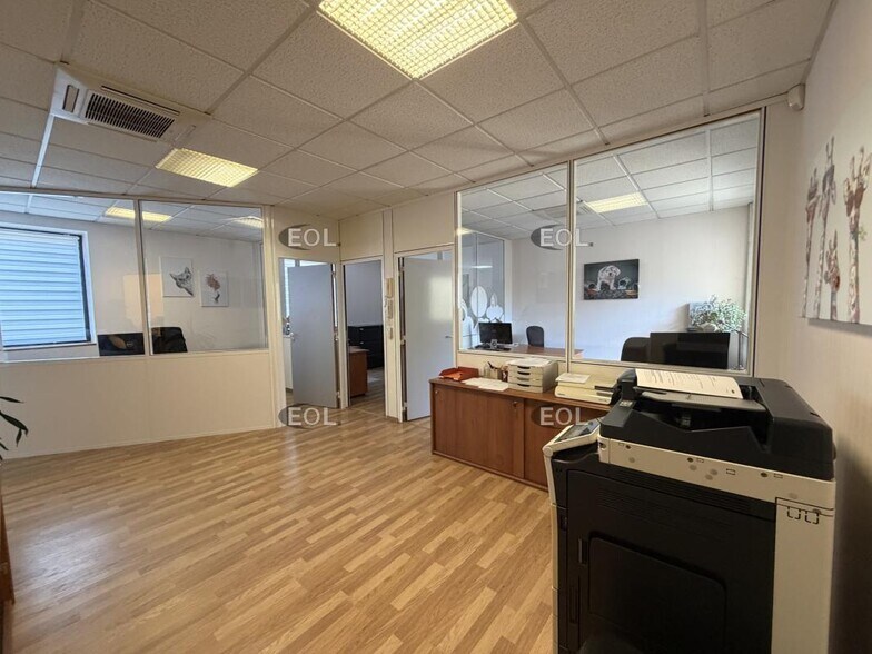 Retail in Les Ulis for sale - Interior Photo - Image 3 of 4