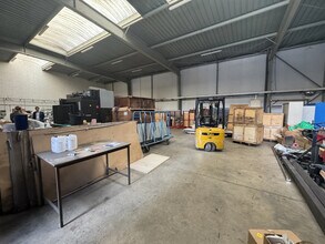 16 Rue Jean Poulmarch, Argenteuil for lease Building Photo- Image 2 of 11