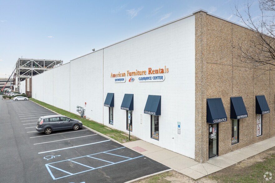 30 Enterprise Ave, Secaucus, NJ for lease - Building Photo - Image 2 of 8