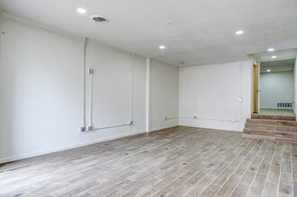 406 N State Line Ave, Texarkana, AR for lease Interior Photo- Image 1 of 12