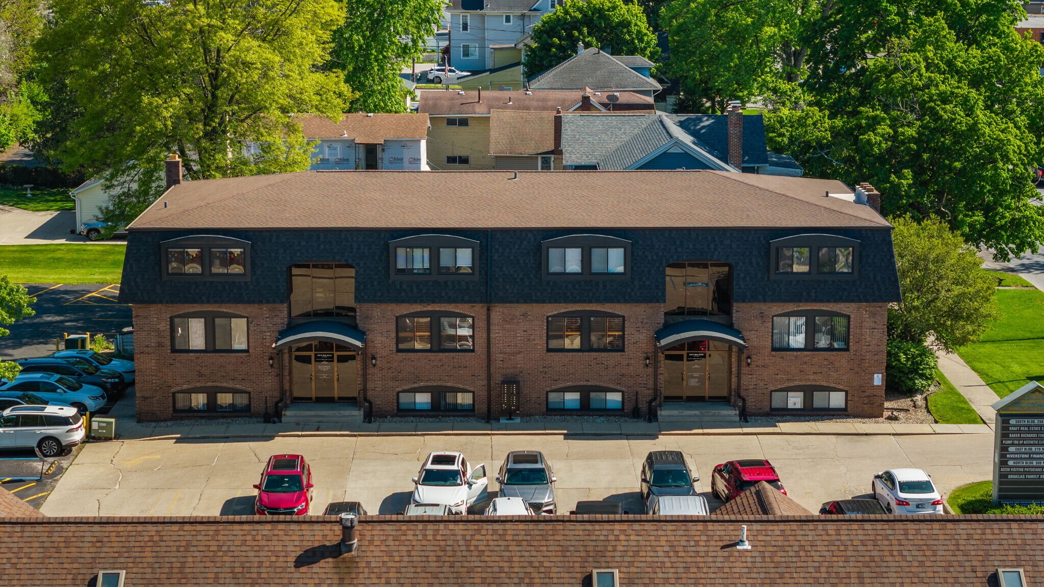 250 N Main St, Crown Point, IN à vendre Photo du bâtiment- Image 1 de 53