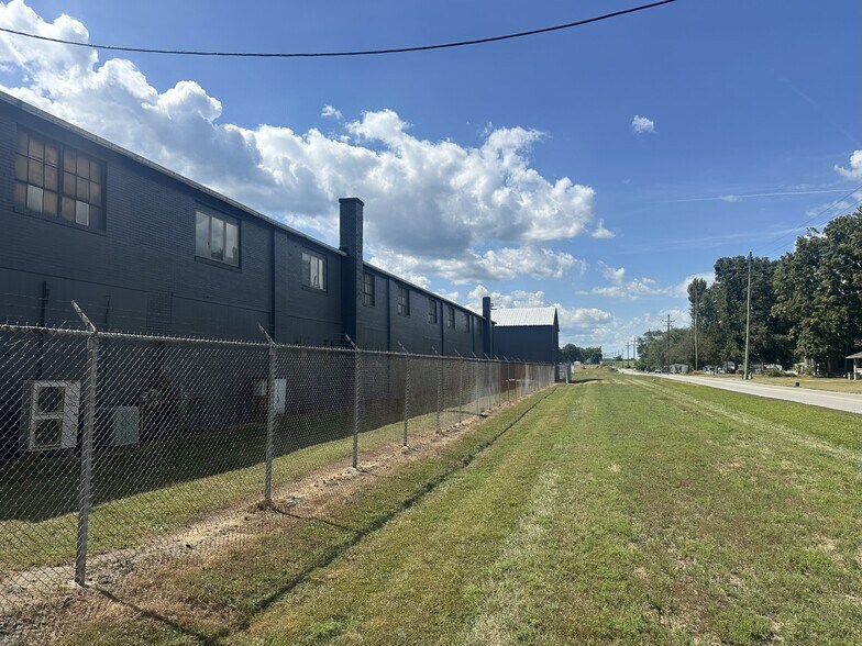 4530 N 25th St, Terre Haute, IN à vendre - Photo du bâtiment - Image 3 de 24