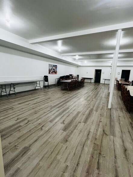 201 S Main St, Belmont, NC à vendre - Photo du bâtiment - Image 3 de 9