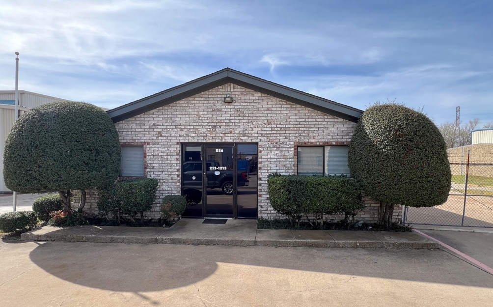 586 Benjamins Way, Lewisville, TX for sale Primary Photo- Image 1 of 3