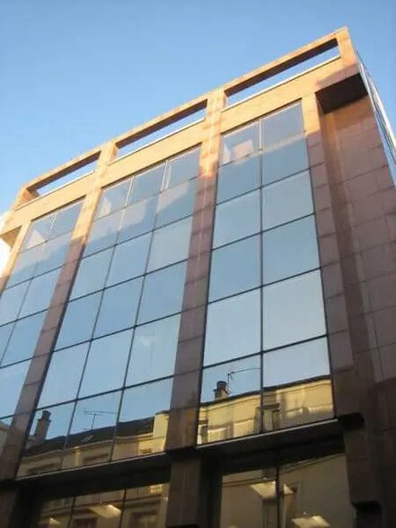 Bureau dans Levallois-Perret à louer - Photo du bâtiment - Image 1 de 1