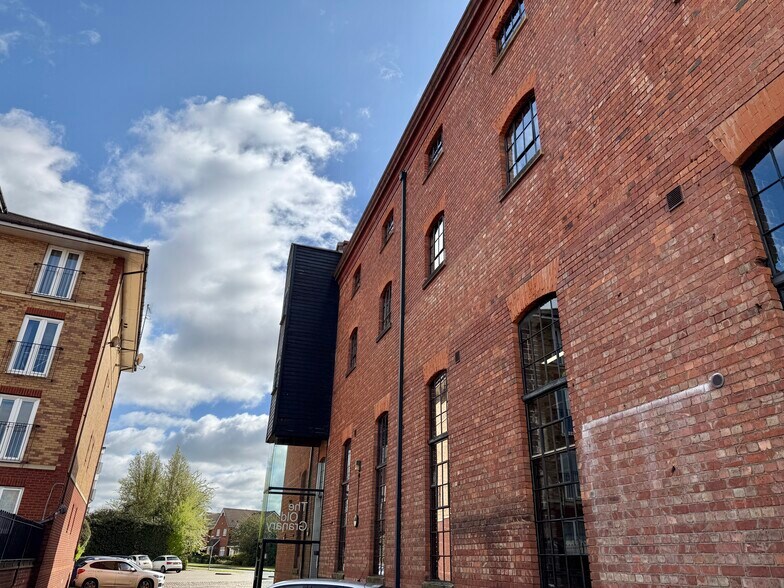 Cotton End, Northampton à louer - Photo du bâtiment - Image 2 de 3