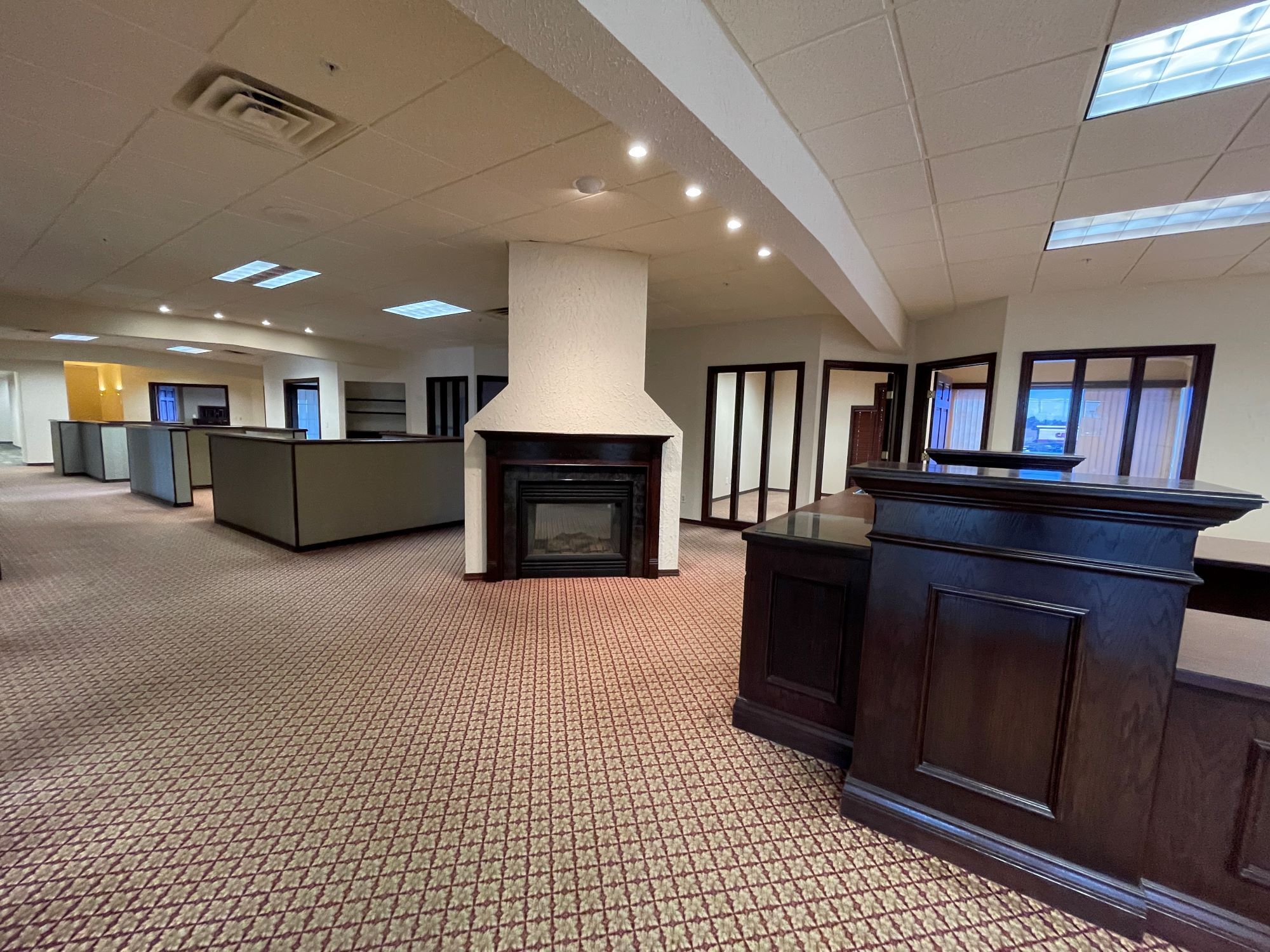 931 S 9th St, Bismarck, ND for lease Interior Photo- Image 1 of 12