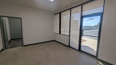 3702 E Roeser Rd, Phoenix, AZ for lease Interior Photo- Image 2 of 4
