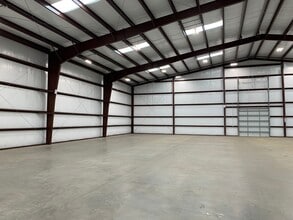 5457 W Davis St, Conroe, TX for lease Interior Photo- Image 1 of 6
