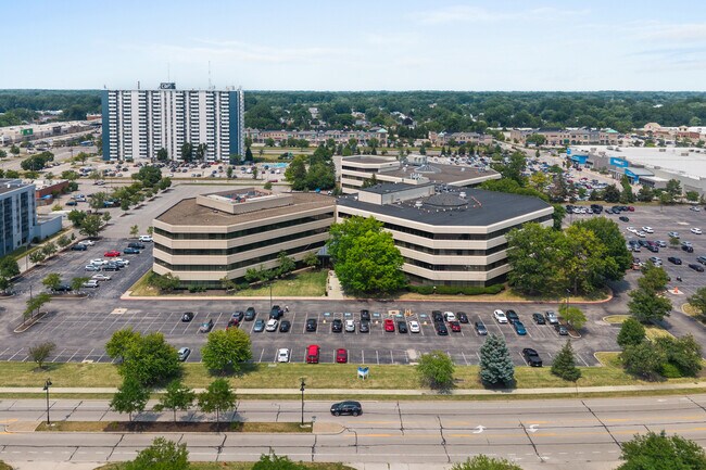 Plus de détails pour Great Northern Corporate Center – Bureau à vendre, North Olmsted, OH