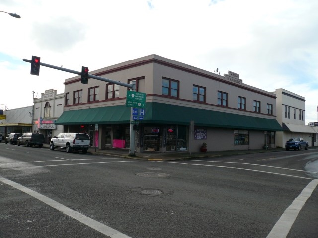 302 Main Ave, Tillamook, OR for sale - Building Photo - Image 1 of 1