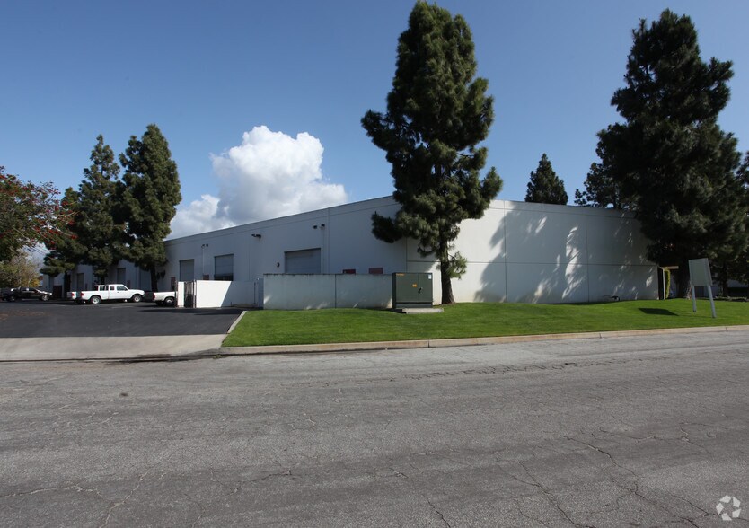 438 Calle San Pablo, Camarillo, CA à louer - Photo du bâtiment - Image 2 de 3