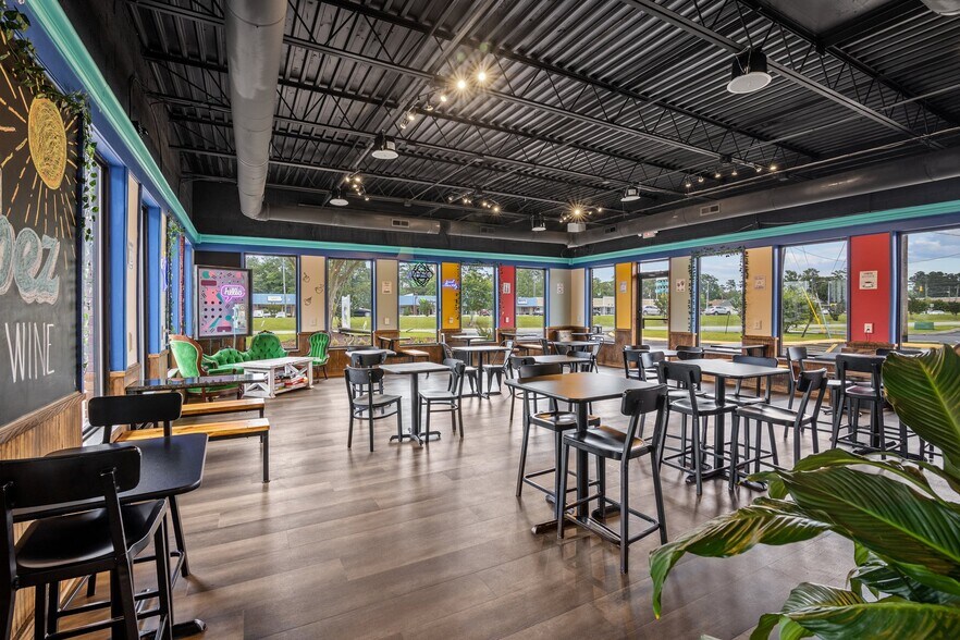 413 W Main St, Havelock, NC à vendre - Photo intérieure - Image 3 de 8