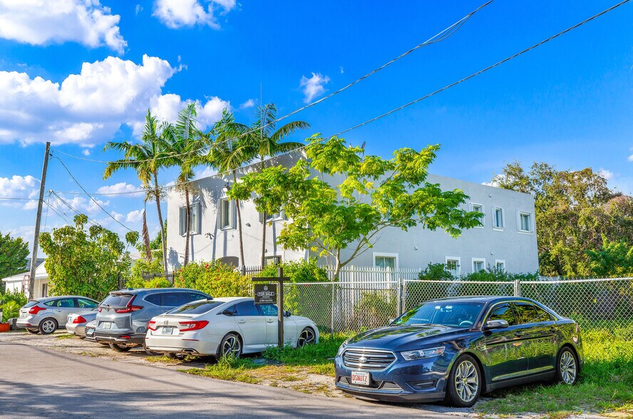 121 NE 55th St, Miami, FL à vendre - Photo du bâtiment - Image 2 de 31