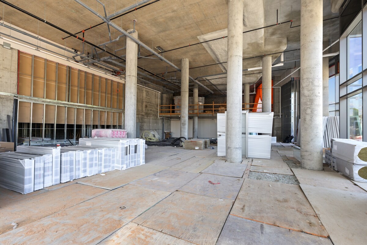 3300 - 3340 Lakeshore rd, Kelowna, BC for lease Interior Photo- Image 1 of 5