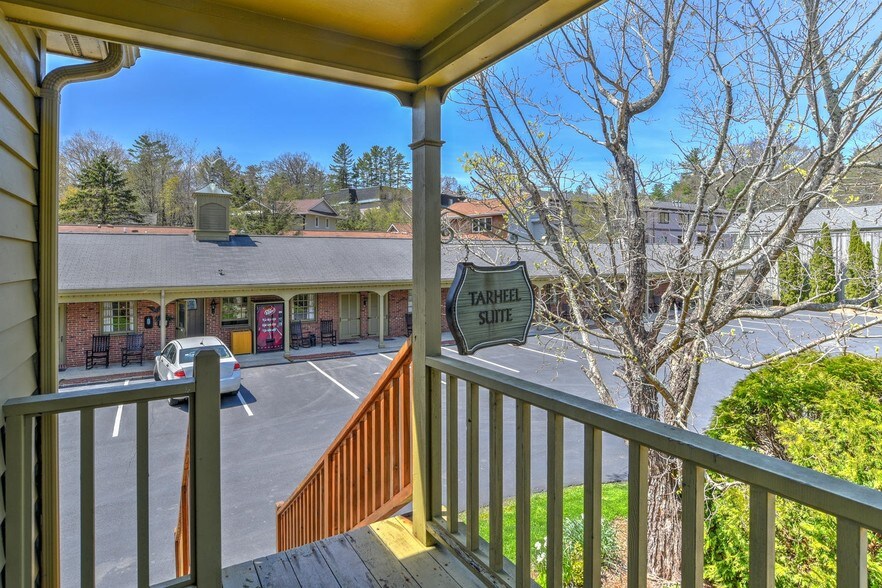 315 Sunset Dr, Blowing Rock, NC à vendre - Photo du bâtiment - Image 2 de 11