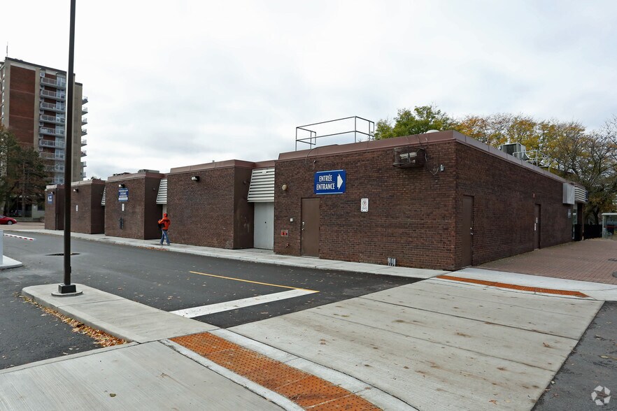 500 Old St. Patrick St, Ottawa, ON à louer - Photo du bâtiment - Image 2 de 5