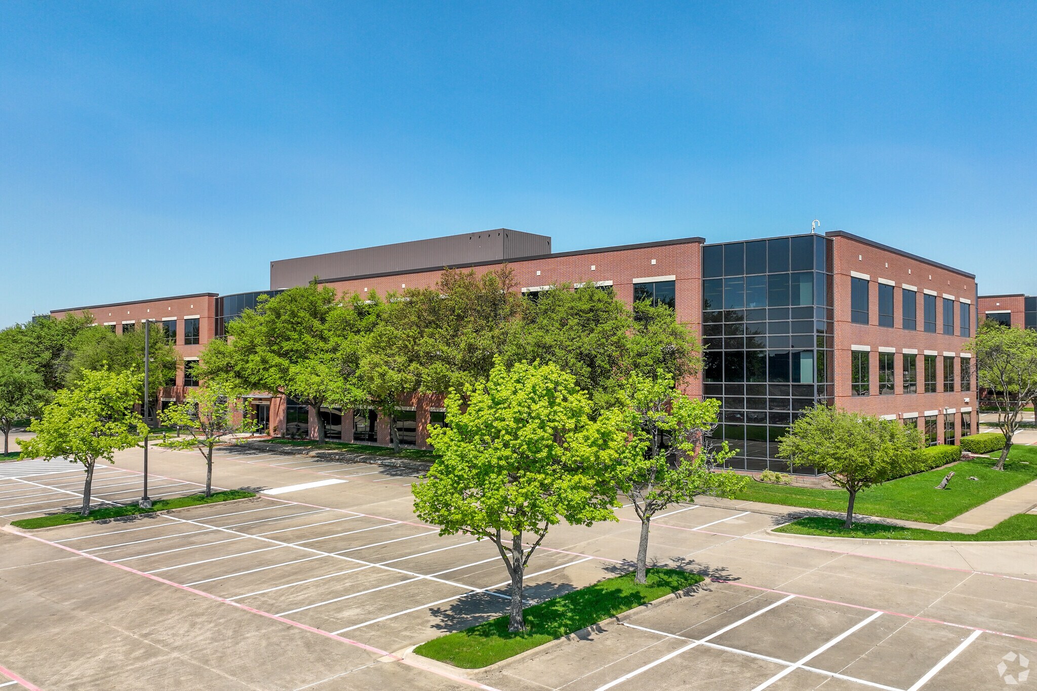 17655 Waterview Pky, Dallas, TX for sale Primary Photo- Image 1 of 15