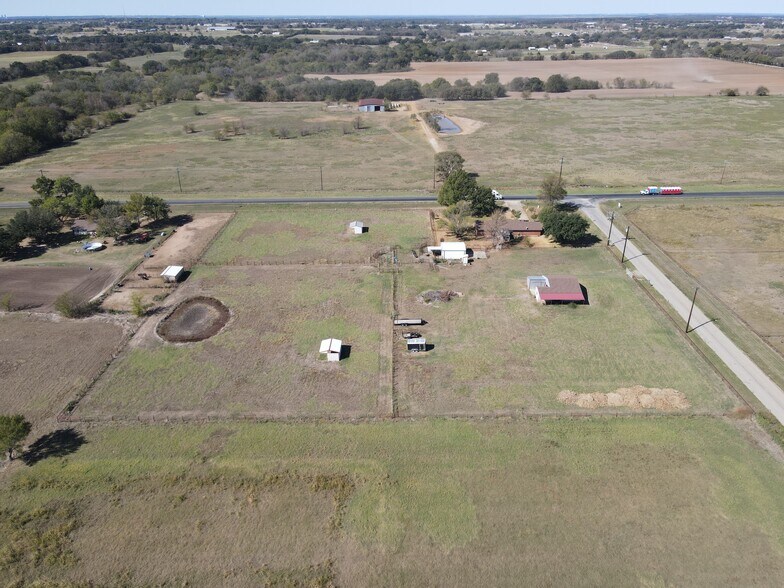 9134 FM 2931, Pilot Point, TX à louer - Photo du bâtiment - Image 2 de 6