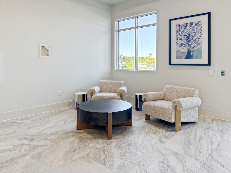 1729 Ocoee Apopka Rd, Apopka, FL à louer - Photo du bâtiment - Image 3 de 15