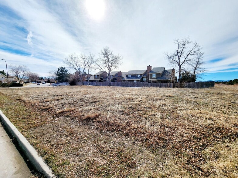 2099 S Oak St, Lakewood, CO for sale - Building Photo - Image 2 of 8