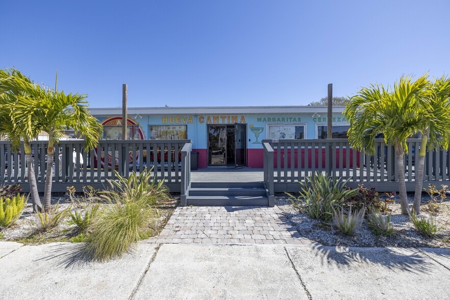 5955 Gulf Winds Dr, Saint Pete Beach, FL à vendre - Photo du bâtiment - Image 1 de 1