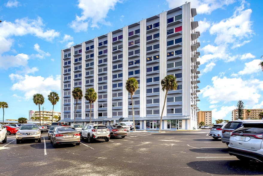 1980 N Atlantic Ave, Cocoa Beach, FL for lease - Building Photo - Image 2 of 30