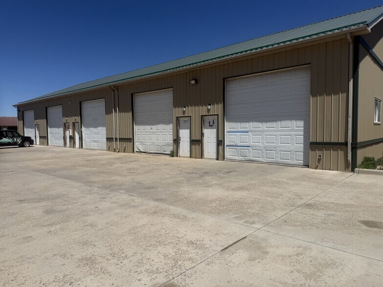 820 Plaza Ln, Laramie, WY à louer - Photo du bâtiment - Image 3 de 12