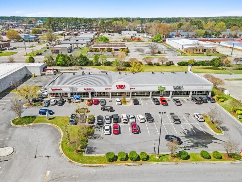 240 Greenville Blvd SE, Greenville, NC à louer - Photo du bâtiment - Image 3 de 7