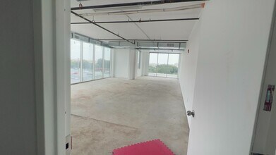 7402 Grand Ave, Elmhurst, NY à louer Photo intérieure- Image 2 de 13