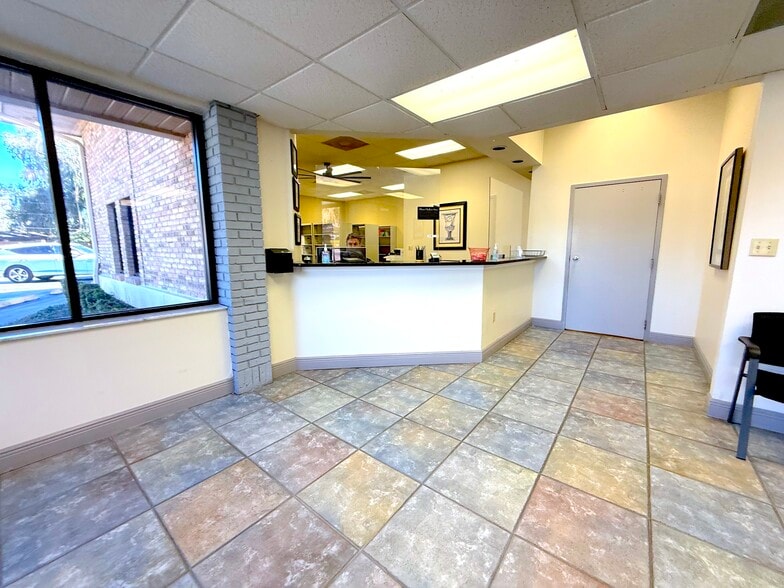 3861 Oakwater Cir, Orlando, FL à vendre - Photo du bâtiment - Image 2 de 44