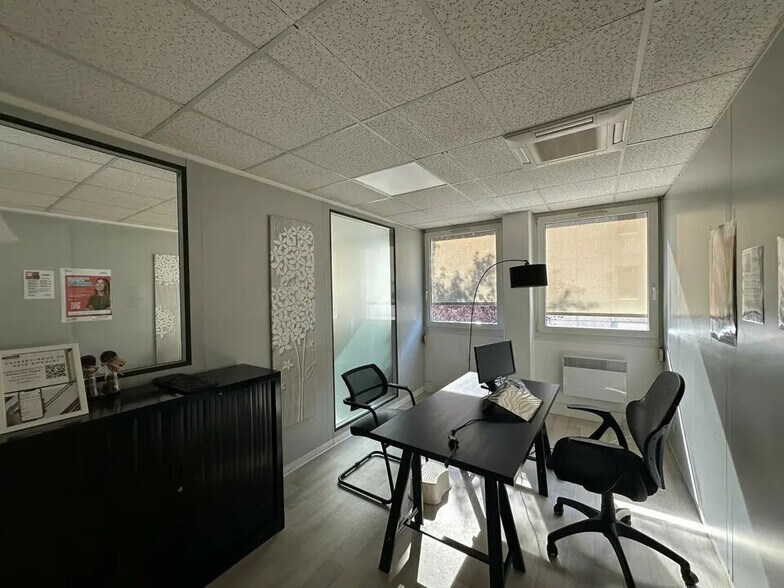 Office in Strasbourg for sale - Building Photo - Image 2 of 7