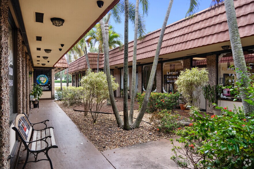 9742-9758 W Sample Rd, Coral Springs, FL à vendre - Photo du bâtiment - Image 3 de 14