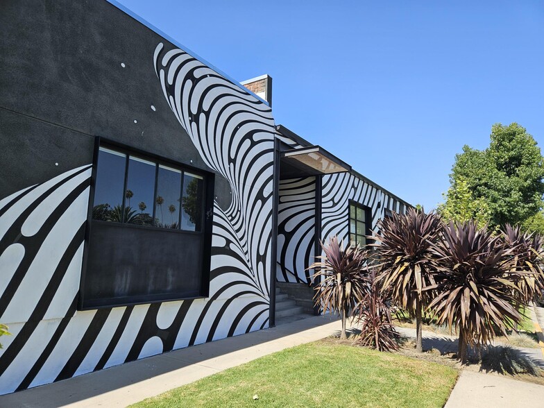 1651 S Central Ave, Glendale, CA for lease - Building Photo - Image 2 of 9