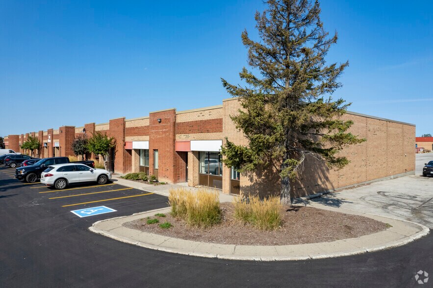 701 Millway Ave, Vaughan, ON à vendre - Photo du bâtiment - Image 1 de 1