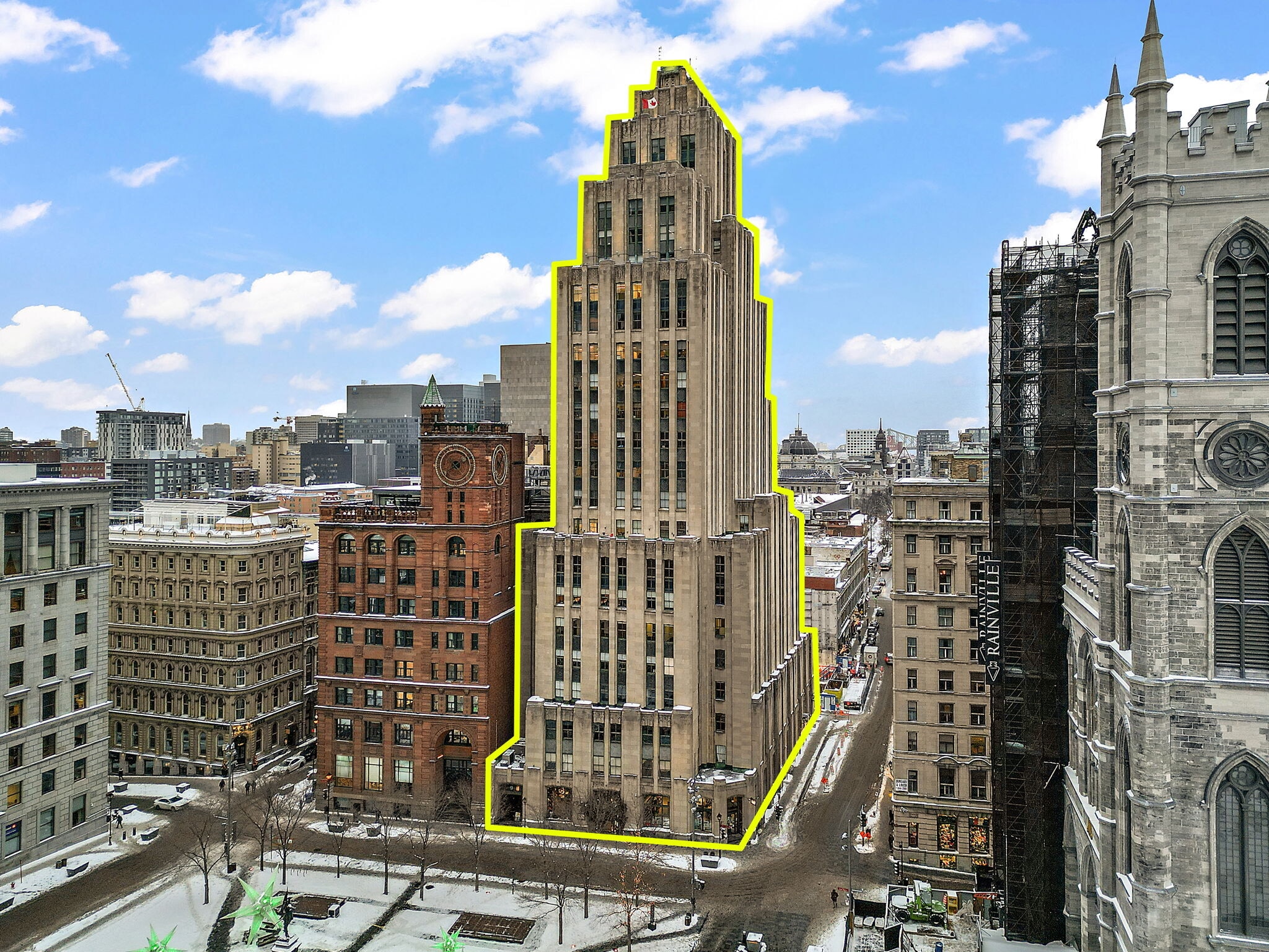 501-507 Pl d'Armes, Montréal, QC for lease Primary Photo- Image 1 of 14