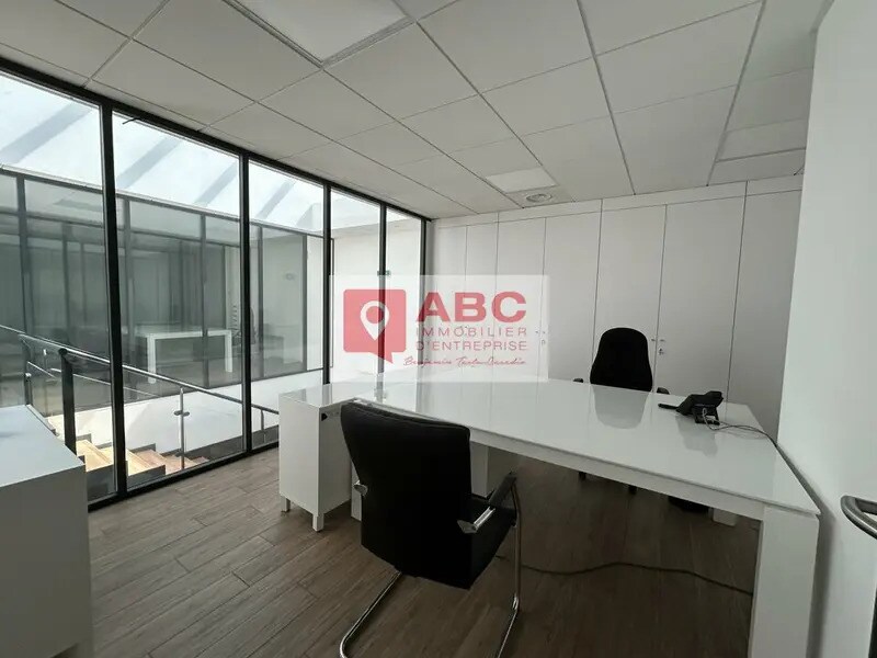 Office in Lattes for sale Interior Photo- Image 1 of 9