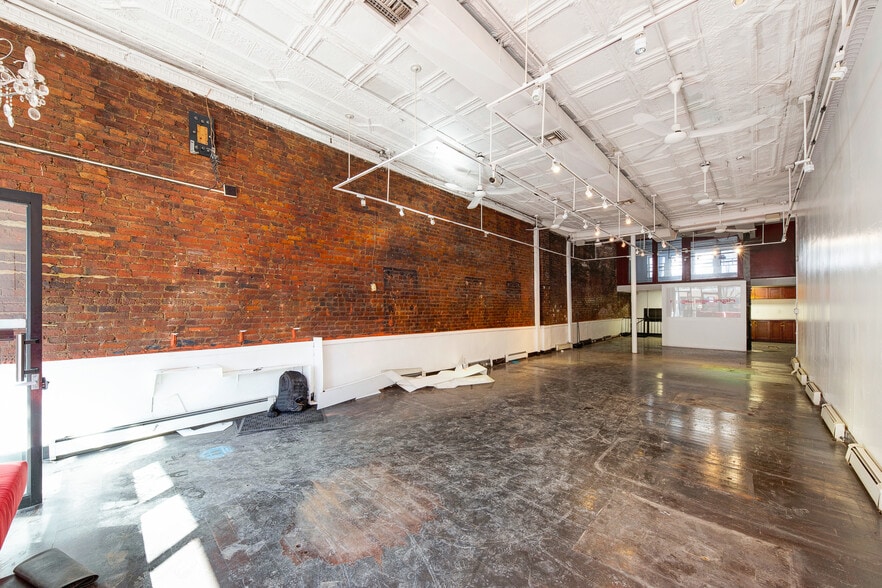 709 Fulton St, Brooklyn, NY à louer - Photo du bâtiment - Image 2 de 4