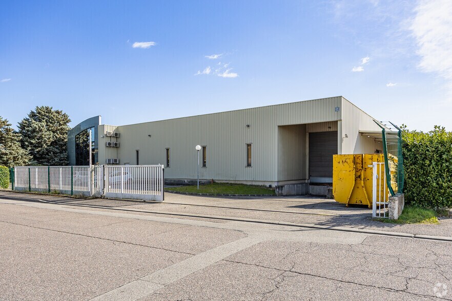 Flex in Genas for lease - Building Photo - Image 2 of 3