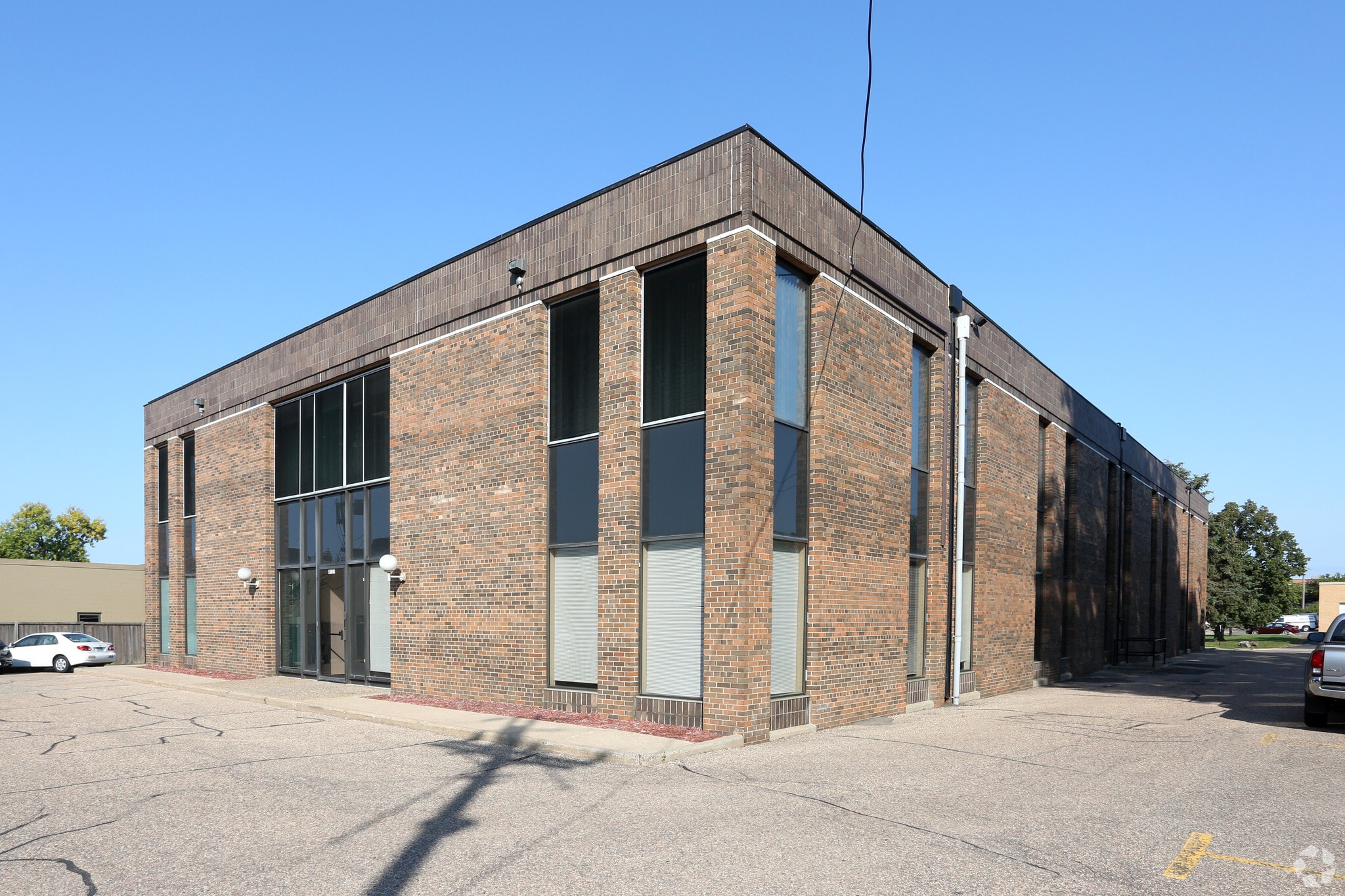 4915 W 35th St, Saint Louis Park, MN for lease Primary Photo- Image 1 of 4