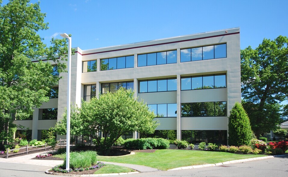 220 Broadway, Lynnfield, MA à vendre - Photo du bâtiment - Image 3 de 14