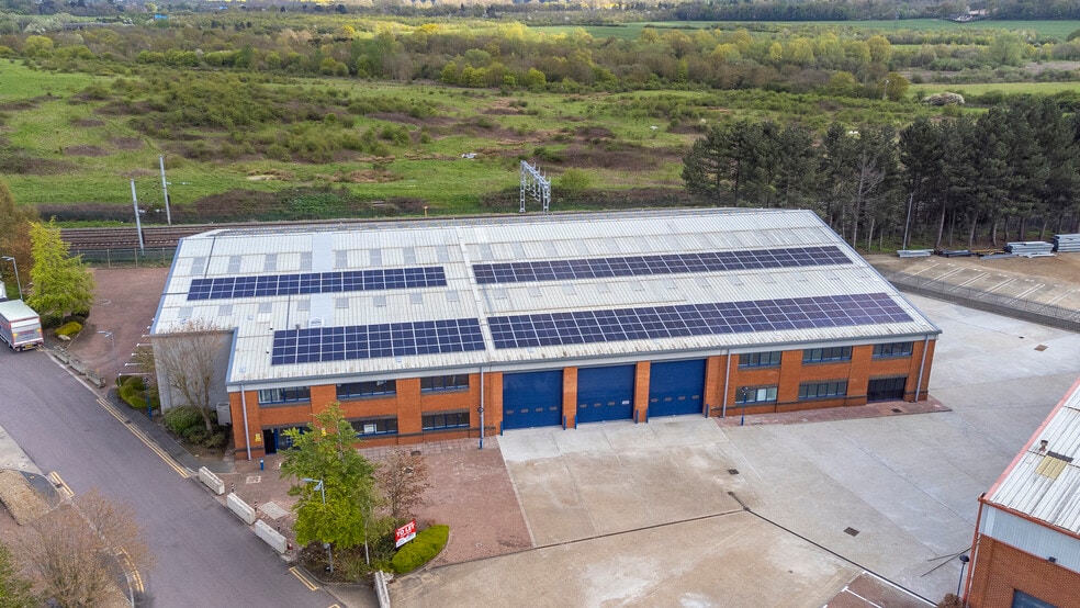 Old Parkbury Ln, St Albans for lease - Building Photo - Image 3 of 8