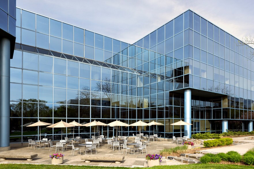 1 Manhattanville Rd, Purchase, NY à louer - Photo du bâtiment - Image 3 de 11