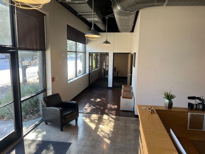 328 Hemphill St, Fort Worth, TX for lease - Building Photo - Image 3 of 13