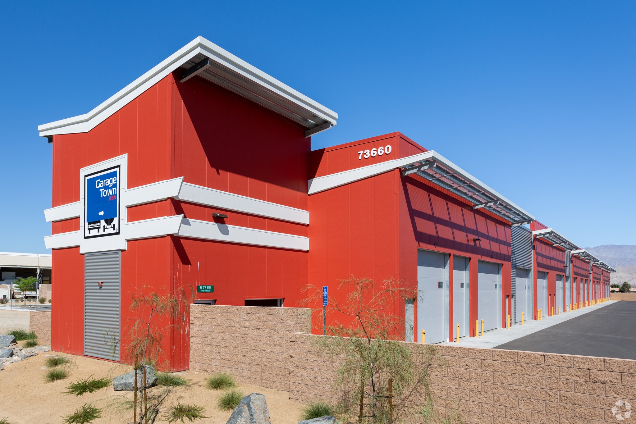 73660 Dinah Shore Dr, Palm Desert, CA for sale Primary Photo- Image 1 of 12