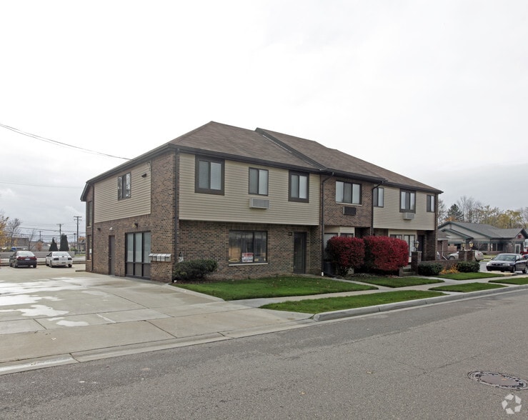 116-118 Terry Ave, Rochester, MI for lease - Building Photo - Image 2 of 3