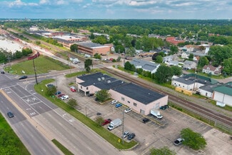 Plus de détails pour 111 S Lake St, Montgomery, IL - Industriel à vendre